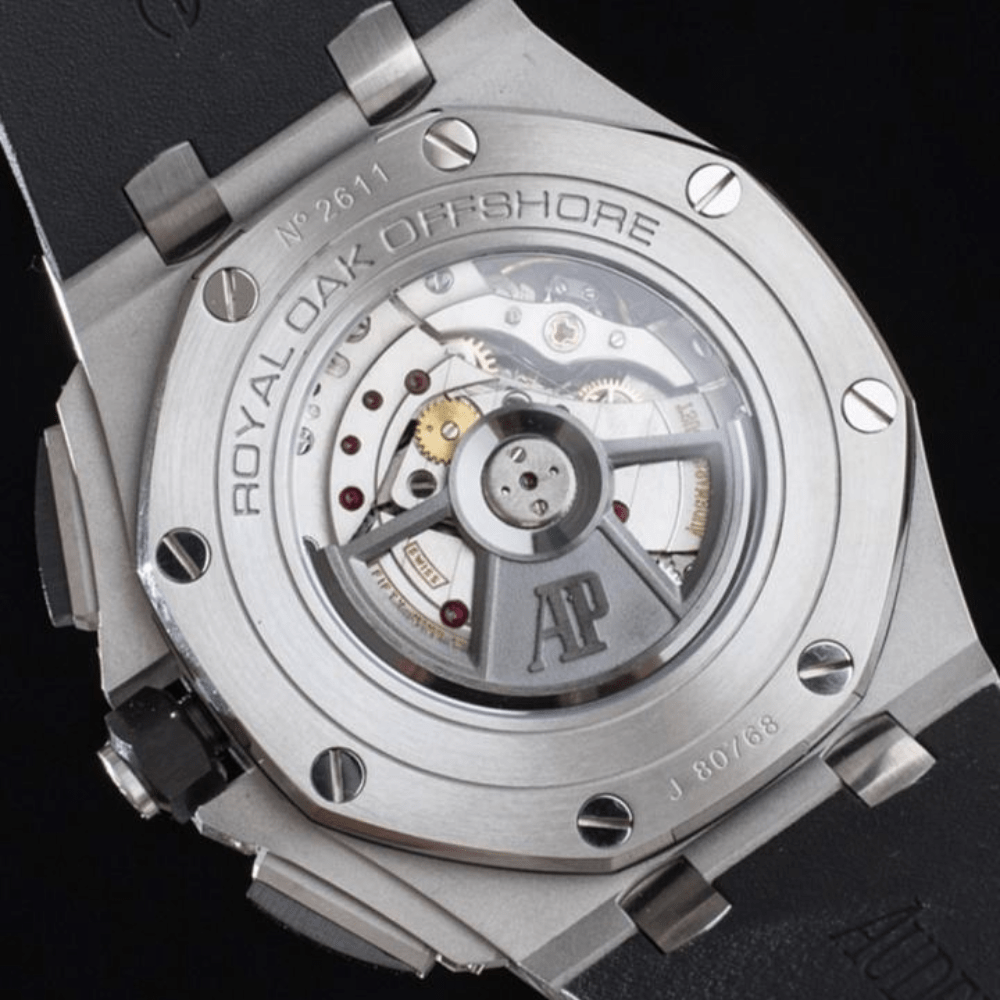 오데마피게 로얄오크 오프쇼어 크로노그래프 화이트 다이얼 스틸 블랙 러버스트랩 44mm 26400SO