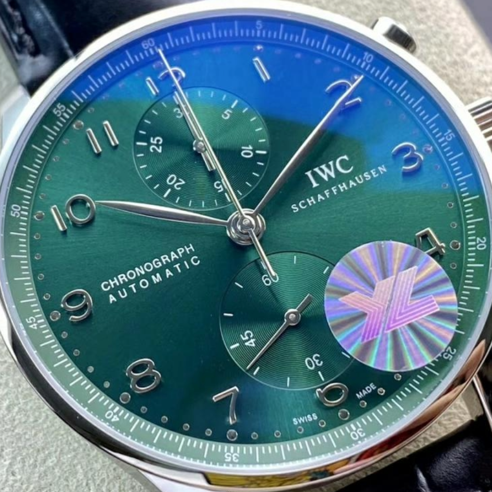 IWC 포르투기저 크로노그래프 그린 다이얼 150주년 기념 에디션 레더 스트랩 40mm IW371615