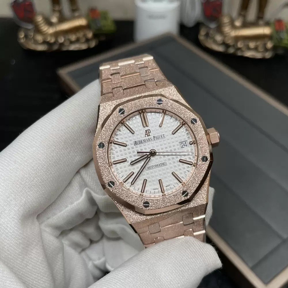 오데마피게 로얄오크 프로스트 화이트 다이얼 로즈골드 금통 37mm 15454OR