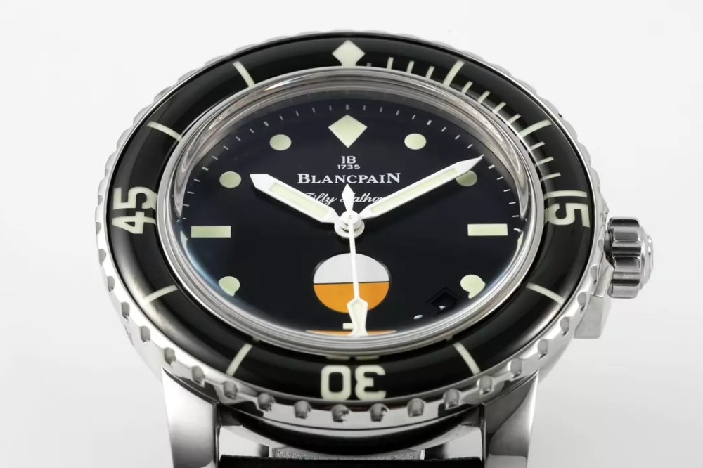블랑팡 피프티 패덤즈 리미티드 에디션 캔버스 스트랩 40mm 5008-11B30-NABA