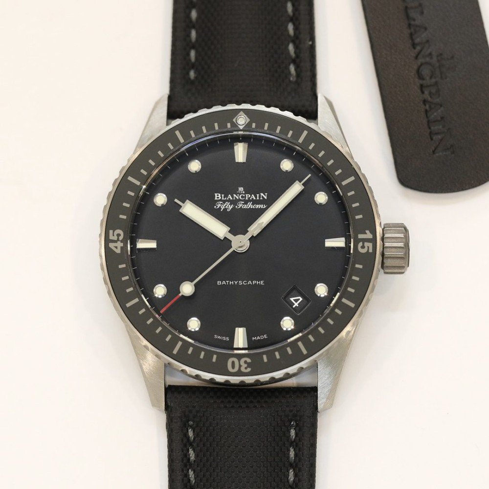 블랑팡 피프티 패덤즈 티타늄 블랙 다이얼 43mm 5000-1230-B52A