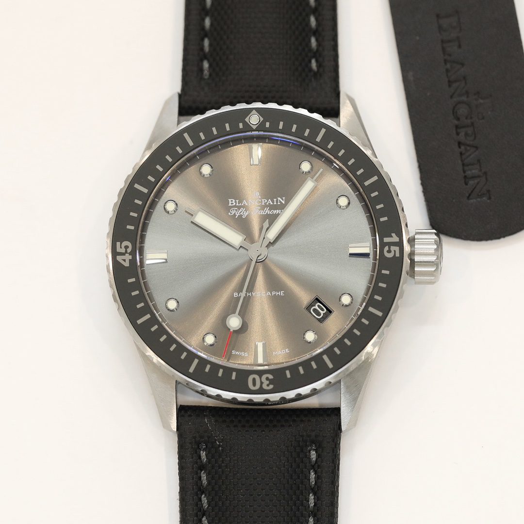 블랑팡 피프티 패덤즈 스틸 새틴 프로스티드 43mm 5100B-1110-B52A